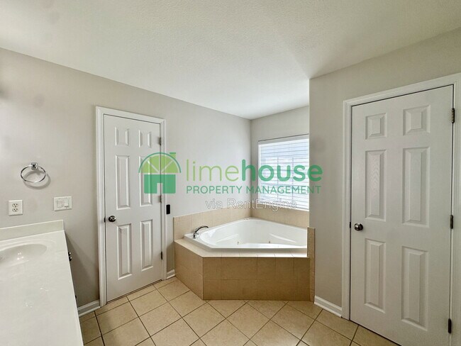 Building Photo - 1503 Vinsa Ct