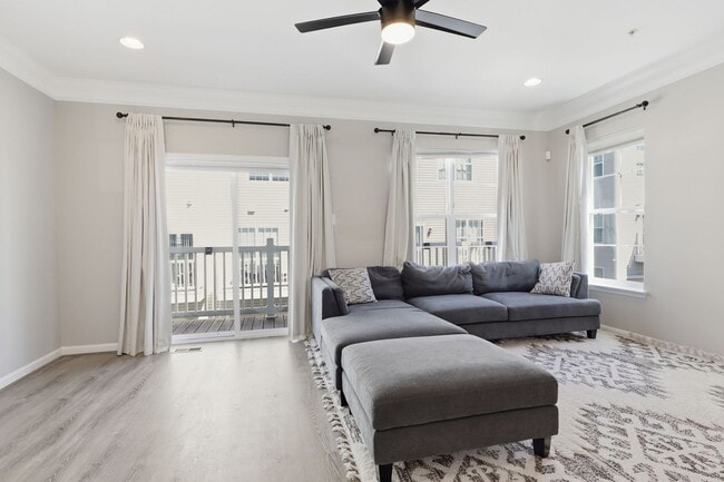 Building Photo - 3 Bed/2.5 Bath End-of-Row Beltsville Townhome