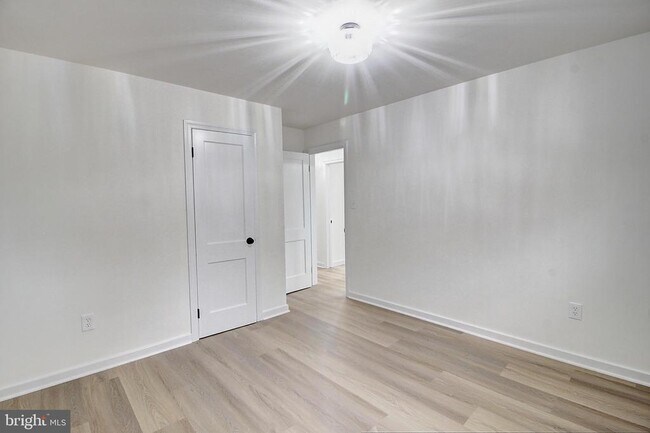 Building Photo - 412 Lee Pl