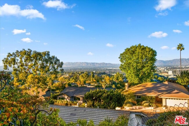 Building Photo - 15451 Longbow Dr