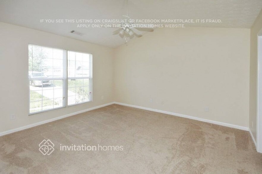 Building Photo - 1507 Locomotive Dr NE