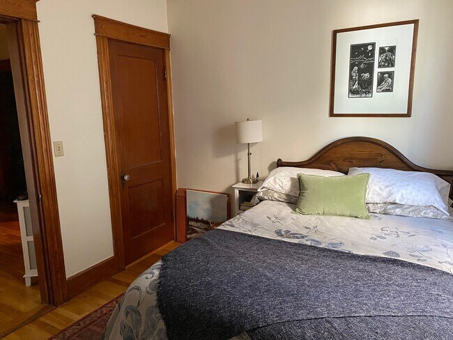 Building Photo - 21 Fessenden St