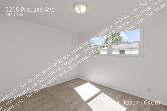 Building Photo - 3208 Phillips Ave