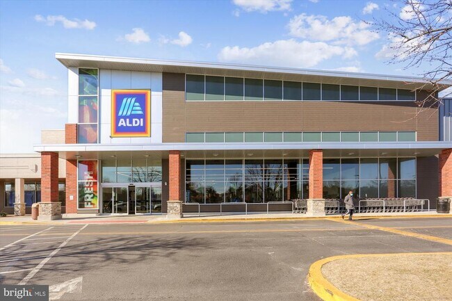 Building Photo - 10121 Watkins Mill Pl