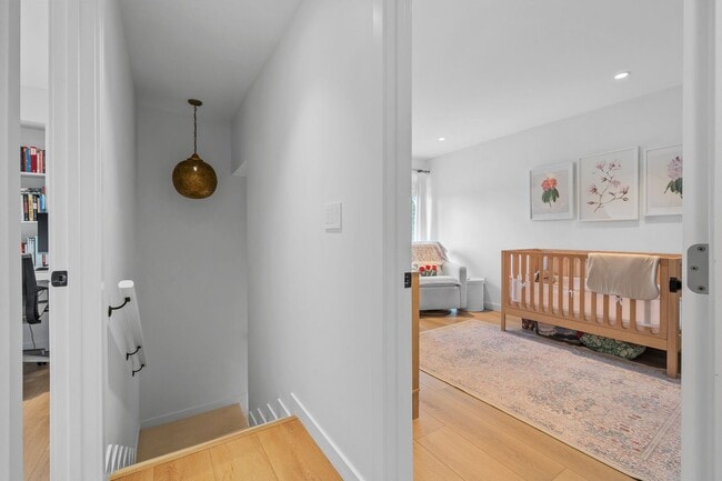 Building Photo - 253 Calle De Madera