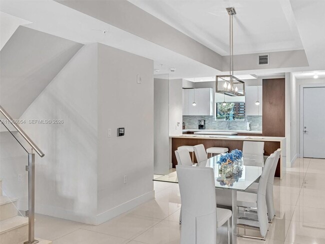 Building Photo - 3040 N Ocean Blvd