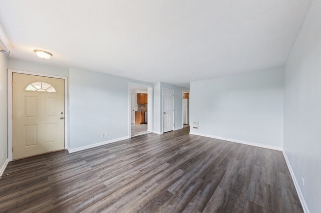 Building Photo - Charming 3 bedroom home with large yard!