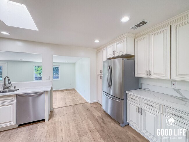 Building Photo - SD: 3BD/2BA Home in Oceanside with Private Backyard, Wood-Burning Stove & In-Unit Laundry