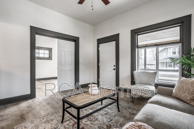 Building Photo - 4612 E New York St