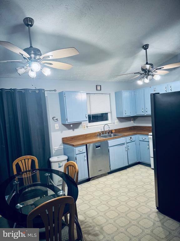 Building Photo - 3041 Blackland Ct