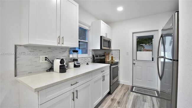 Building Photo - 1441 NE 154th Terrace