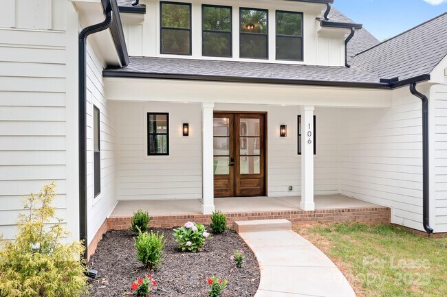 Building Photo - 106 Arbor Dr