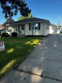 Building Photo - Quality 2 Bedroom 1 Bathroom Home with Garage