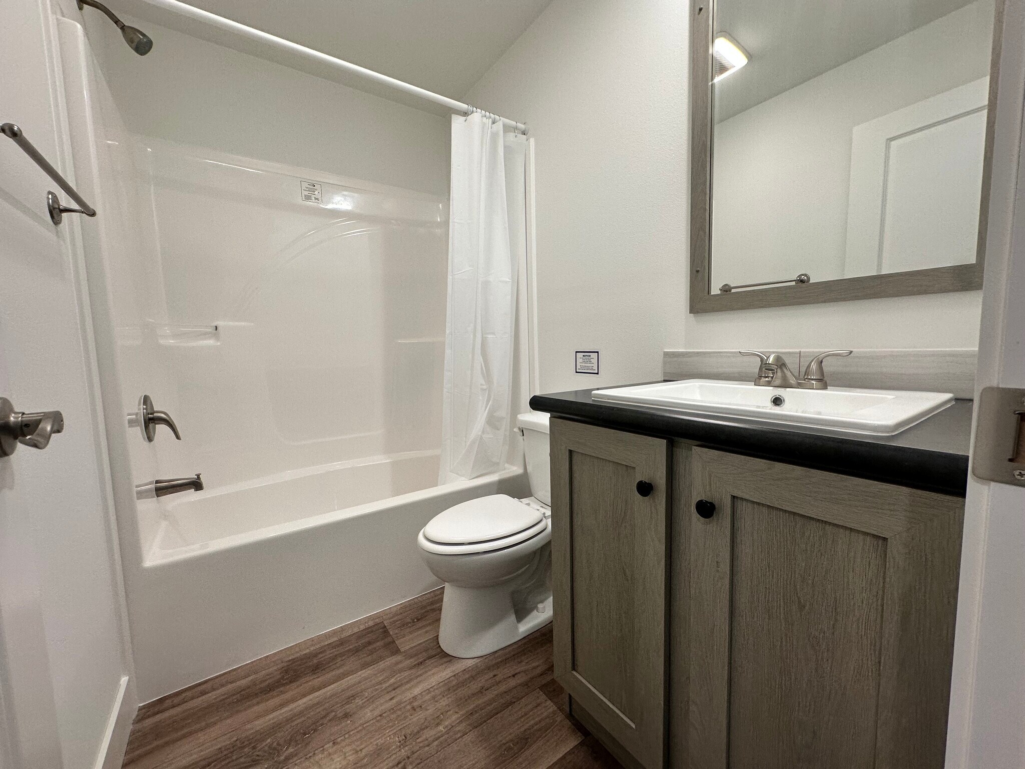 Building Photo - 19 Cavalier St N