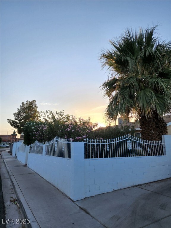 Building Photo - 4276 Ridgedale Ave