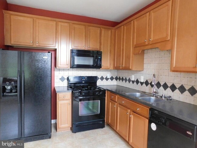 Building Photo - 402 Kintyre Ln
