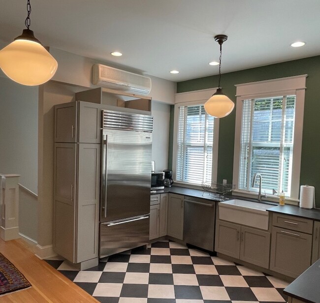 Building Photo - 195 N Prospect St