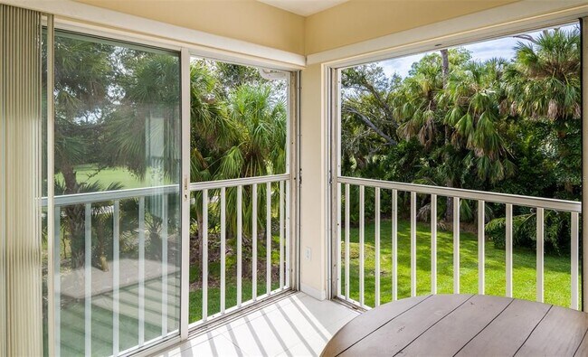 Building Photo - 815 Montrose Dr