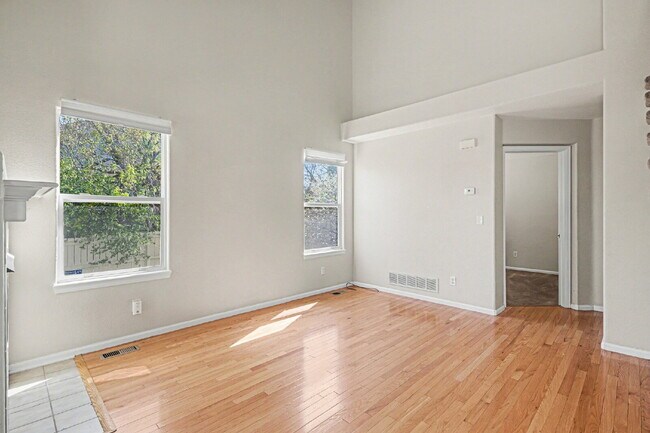Building Photo - 12584 S Beaver Creek Way