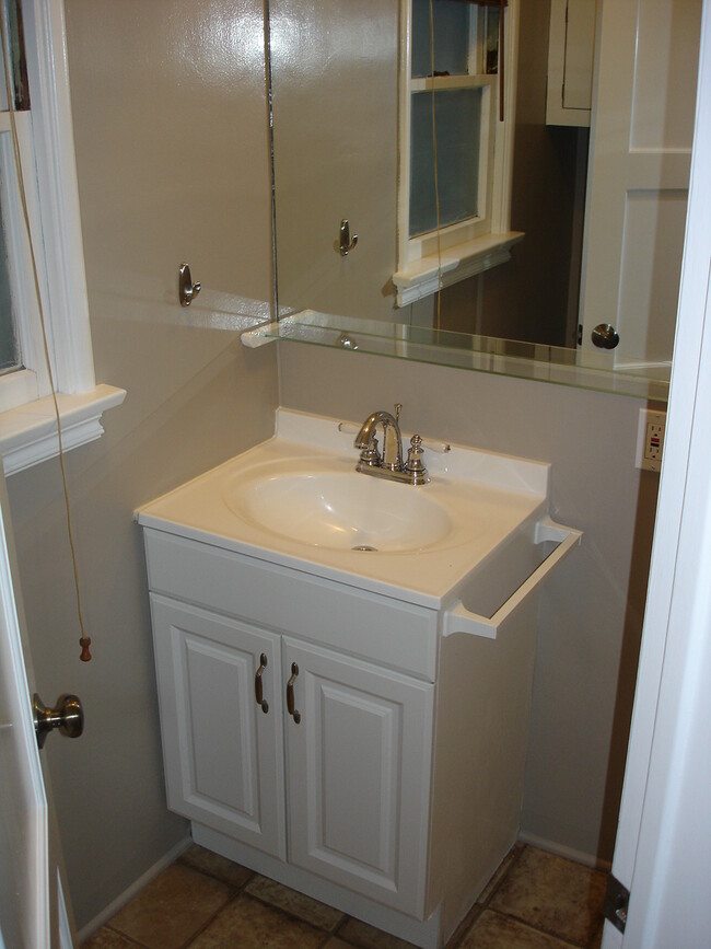 3/4 Bathroom - 5258 College View Ave