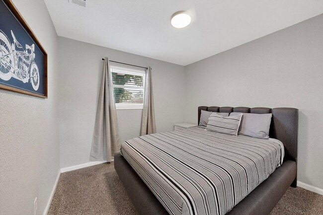 Building Photo - 5501 Purple Sage Dr