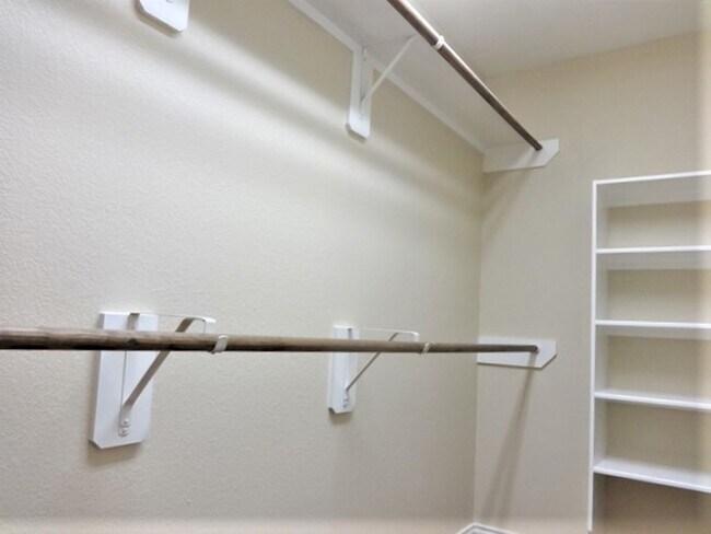 Building Photo - 20415 Shiloh Mist Ln