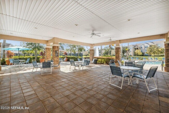 Building Photo - 7990 Baymeadows Rd