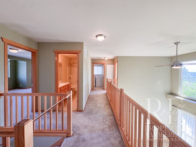 Building Photo - 18128 Mt Walker Dr NE