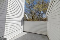 Building Photo - 1647 Carriage House Terrace