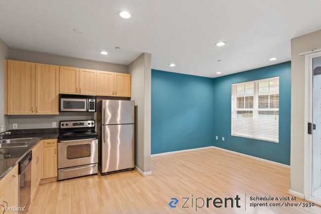 Building Photo - 1 br, 1 bath Condo - 1121 40th Street, Eme...