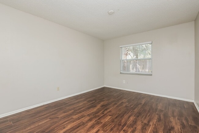 Building Photo - 3610 Fairway Forest Dr