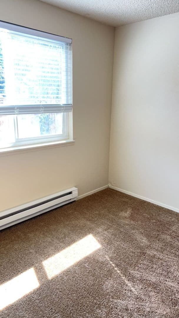 Building Photo - (858) Foxfire Apartments - 2 Bedroom / 1 Bathroom - Updated