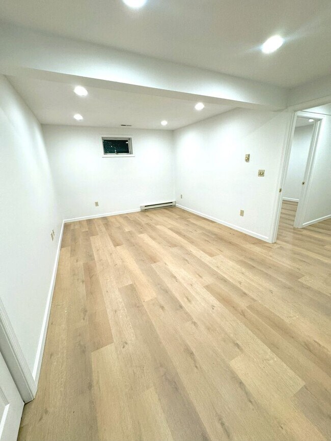 Building Photo - Single Family Home in Harrisonburg