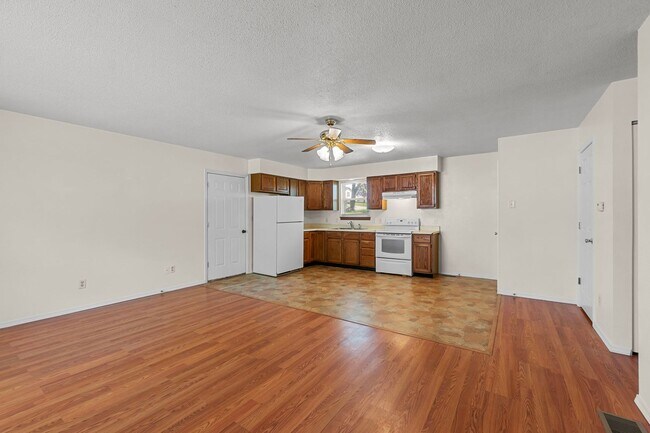 Building Photo - Charming Home In Jackson