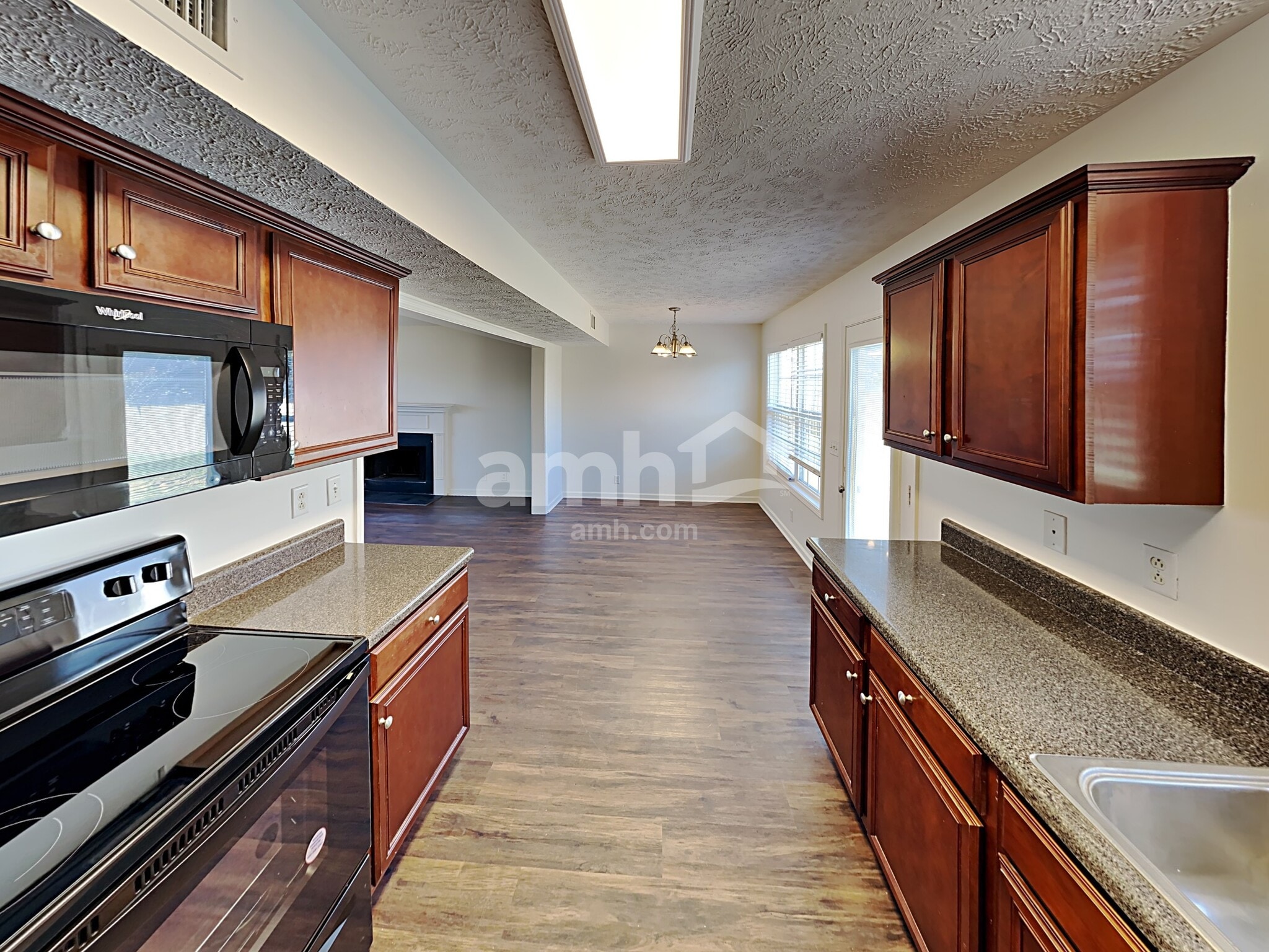 Building Photo - 1821 Saint Andrews Dr