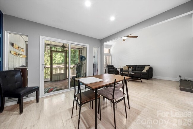 Building Photo - 222 Riverview Terrace