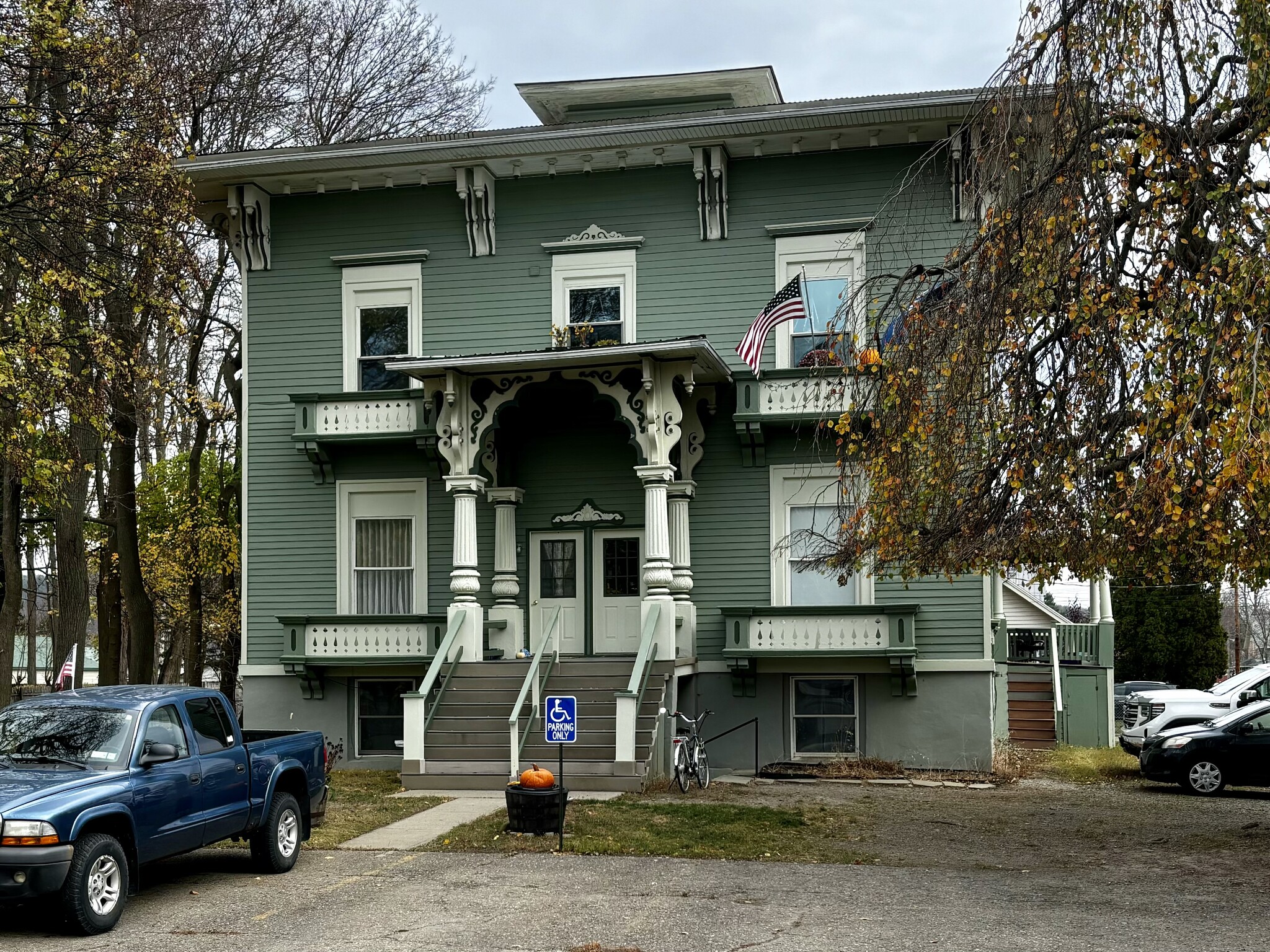 Building Photo - 220 Liberty St