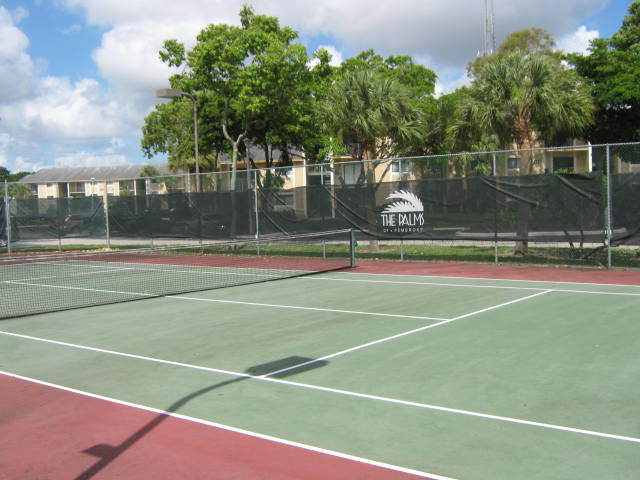 Building Photo - 351 Palm Way