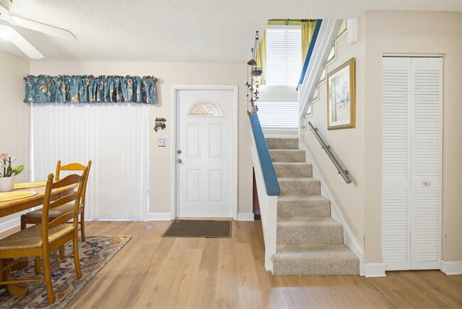 Building Photo - 6512 SW 112th Pl