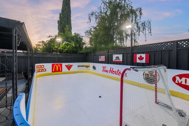 Building Photo - 4763 Golden Rd