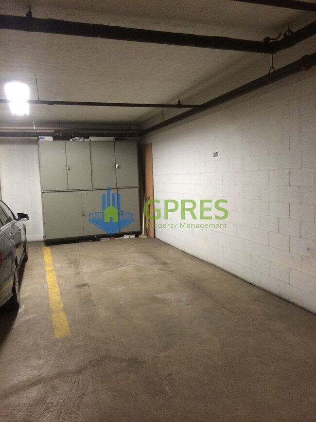 Building Photo - 5425 5th Avenue