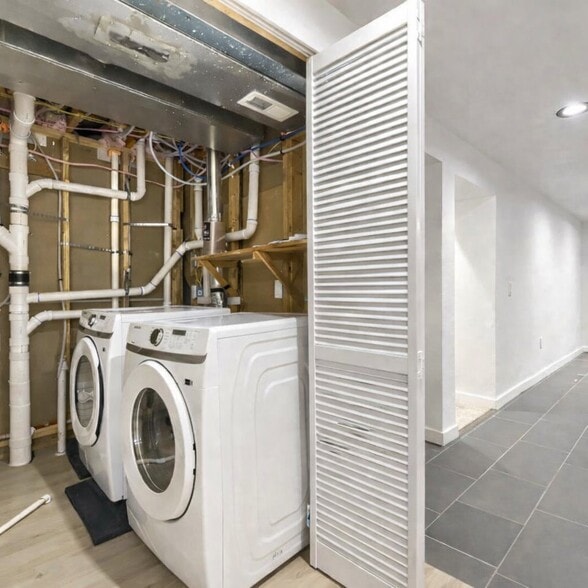 Building Photo - 3831 W Rutgers Pl