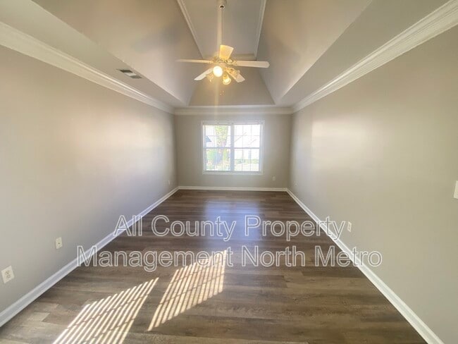 Building Photo - 1610 Elgaen Pl Dr