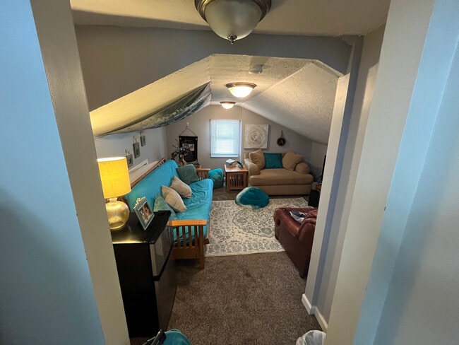 Bonus Room - 615 Parkside Drive