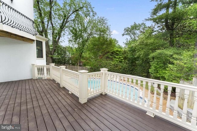 Building Photo - 5844 Bermuda Ct
