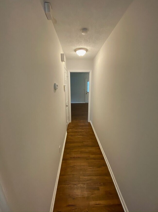 Building Photo - Charming Well Maintained Ranch on Quiet Cul-de-Sac – 3BR/2BA Near Downtown Decatur