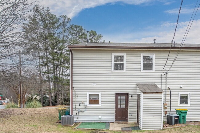 Building Photo - 114 Bentley Pkwy