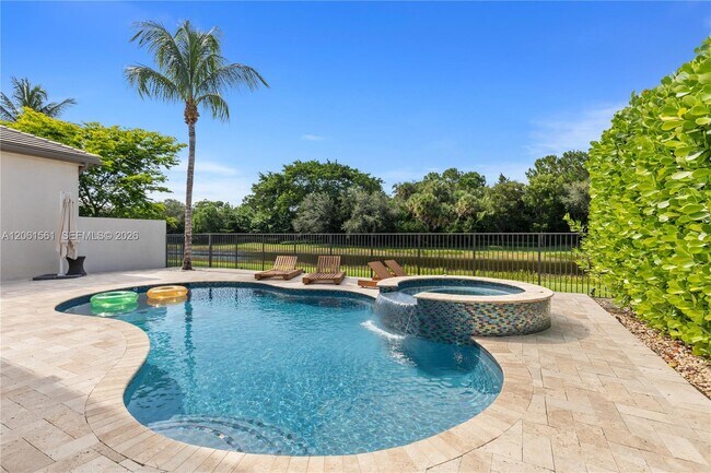 Building Photo - 9529 Eden Roc Ct