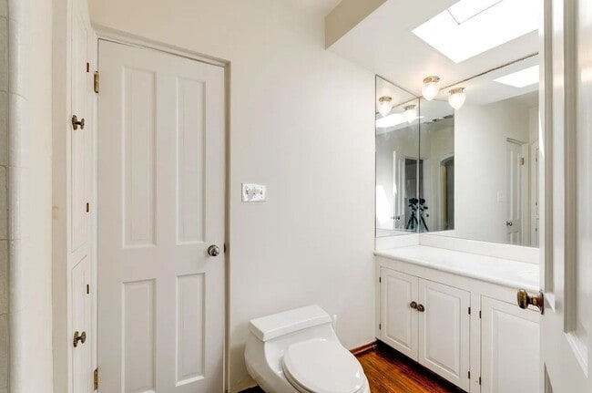 Building Photo - 4893 Niagara Ave