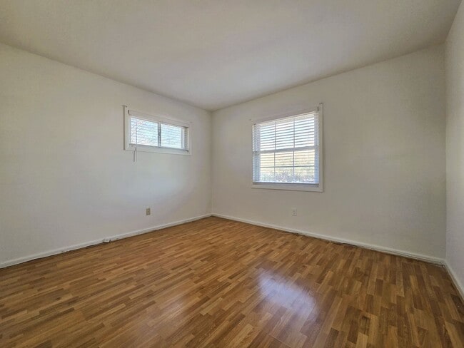 Building Photo - Traditional 4 bedroom cape in Staples Mill and Libbie Road corridor.